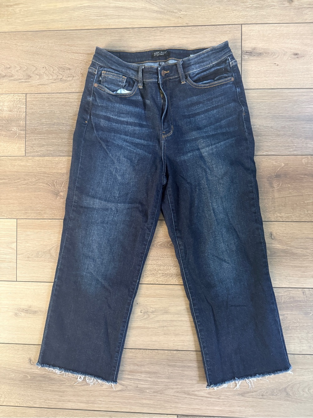 Judy Blue Dark Indigo Frayed Hem Cropped Jeans